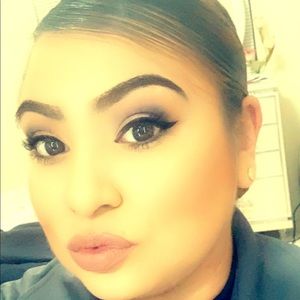 Meet your Posher, Mirna